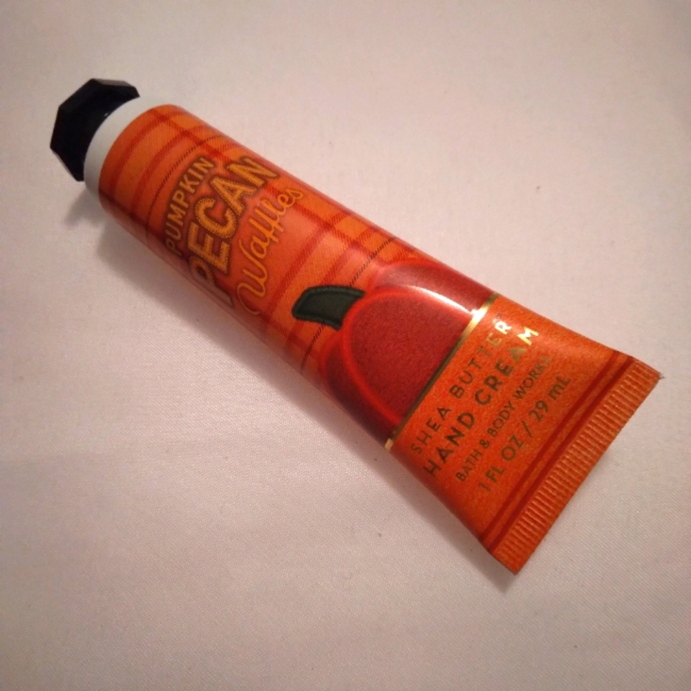 Bath & Body Works Pumpkin Pecan Waffles Hand Cream